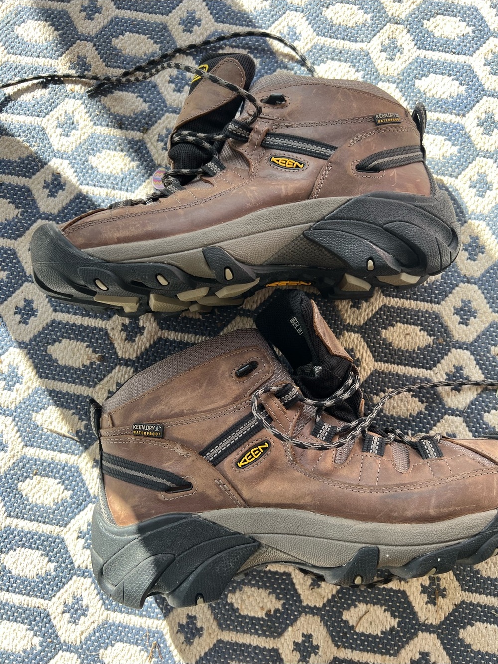Keen Men's Targhee II Mid Hiking Boots in Shitake/Brindle Brown - Picture 10 of 10